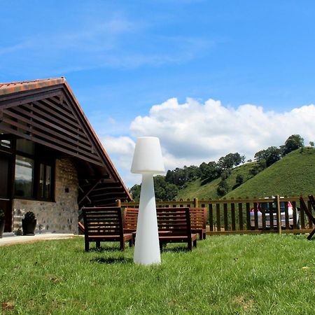 Finca La Caseria Apartamentos Onís Екстериор снимка